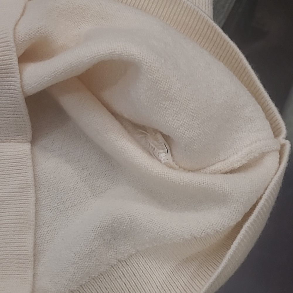 WILFRED ARITZIA WOMENS SOFT WOOL.SWEATER SIZE XS LIKE NEW - Picture 8 of 11